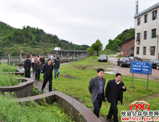 攸县县委常委、组织部长熊炜到酒埠江镇调研工作