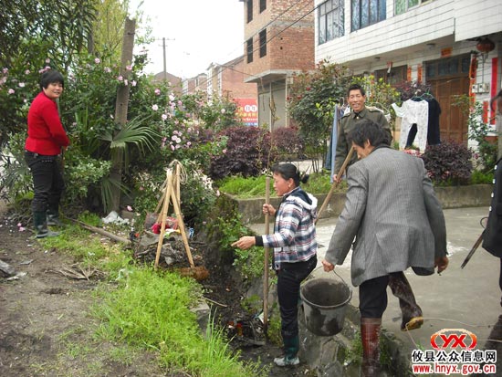 新农村建设：坪阳庙乡宁家坪村积极开展“洁净大行动”