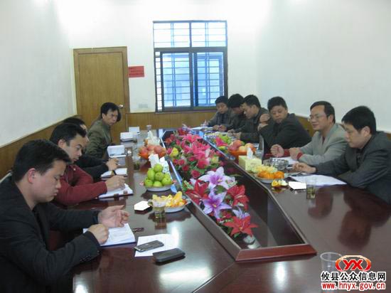 副县长艾医卫率办点单位一行到石羊塘指导工作