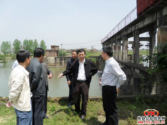 陈可勇就新市及周边农业灌溉问题进行现场办公