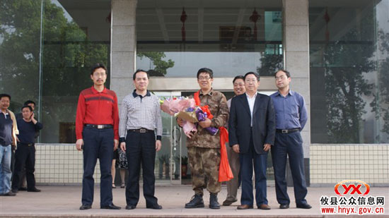 情系玉树：酒埠江电站派往参加抗震救援职工邓郁林载誉归来
