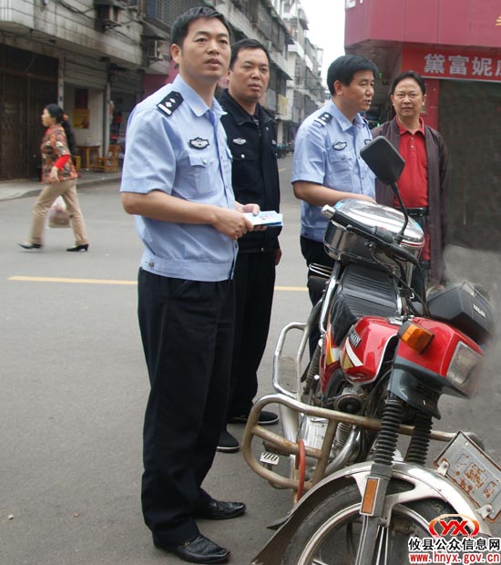 攸县交警大队“堵”“疏”结合加大交通监管力度