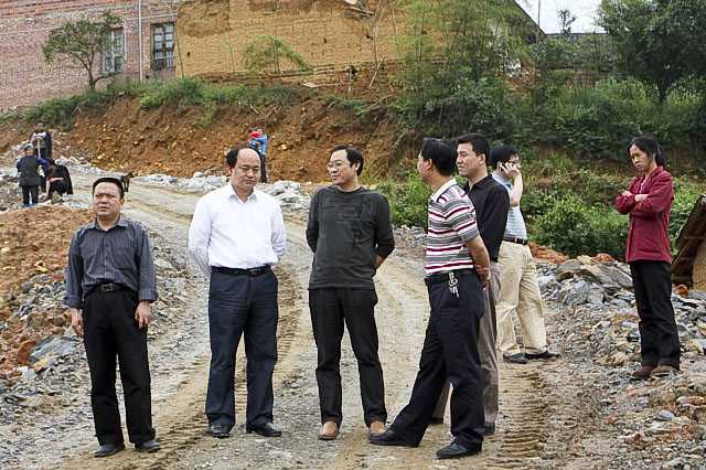 周建光到霞阳镇调研城镇提质及“一高一铁”征地拆迁和安置工作情况
