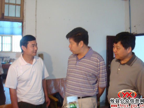 邝邹飞一行深入到渌田镇调研指导计生工作