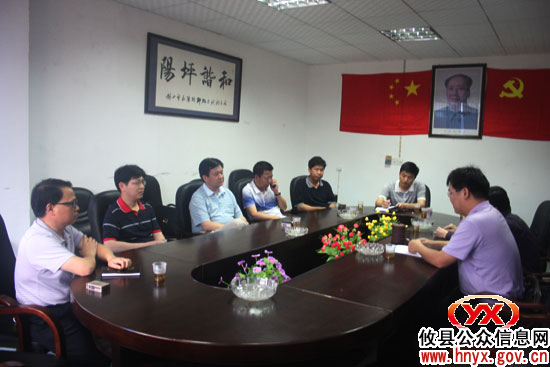 李能斌一行到坪阳庙乡督查财税工作