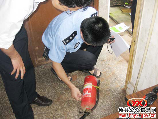 攸县石羊塘镇协同县文体等部门对辖区网吧进行整治