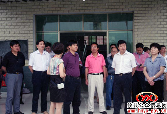 省畜牧水产局局长曹英华一行来攸县考察畜禽标准化养殖场创建工作