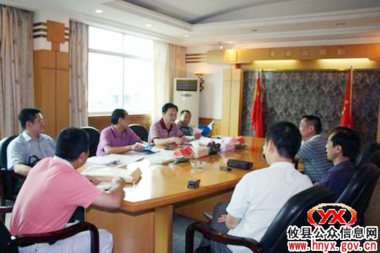 市政法委副书记陈招生一行到攸县法院督查专项活动开展情况