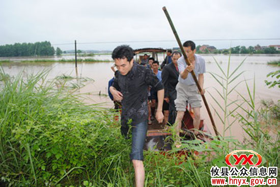 市县民政部门有关领导深入攸县部分乡镇指导救灾