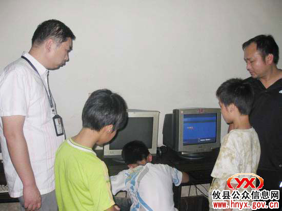 攸县石羊塘镇协同县文体等部门对辖区网吧进行整治