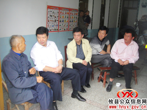 邝邹飞一行到丫江桥镇调研指导工作