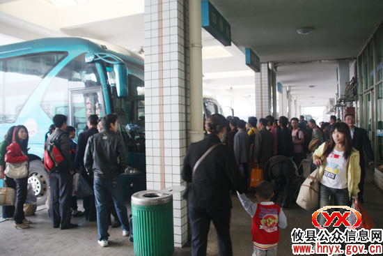 国庆假期：今天，攸县长途汽车站迎来返程高峰