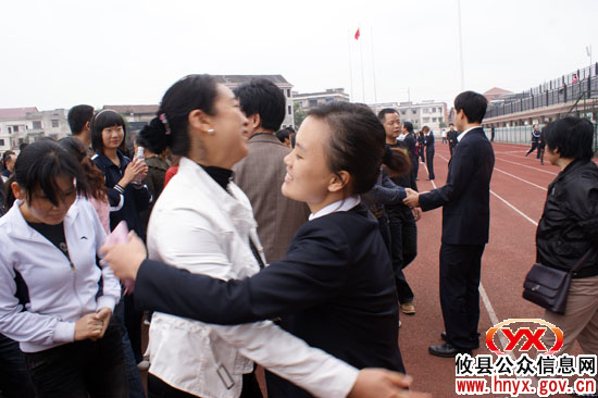 长鸿学校举行大型校园演讲师生和家长深受教育