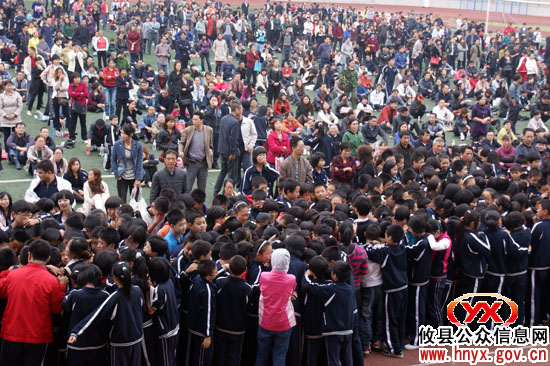 长鸿学校举行大型校园演讲师生和家长深受教育