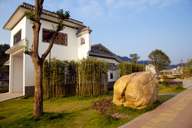 图片新闻：草坪河水体景观工程完工