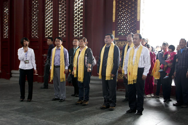 高文兵一行来炎帝陵祭拜始祖炎帝