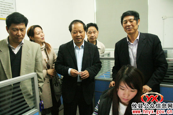 省政务公开工作考核组一行来攸县进行专项考核