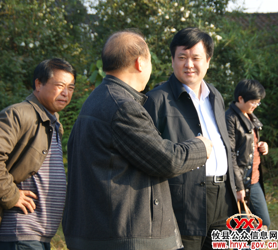 【村级联合办公】李能斌一行到上云桥镇冯家坳村开展专项调研