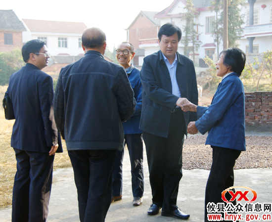 【村级联合办公】李能斌一行到上云桥镇冯家坳村开展专项调研