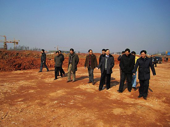 顾峰主任率队视察云龙示范区项目建设