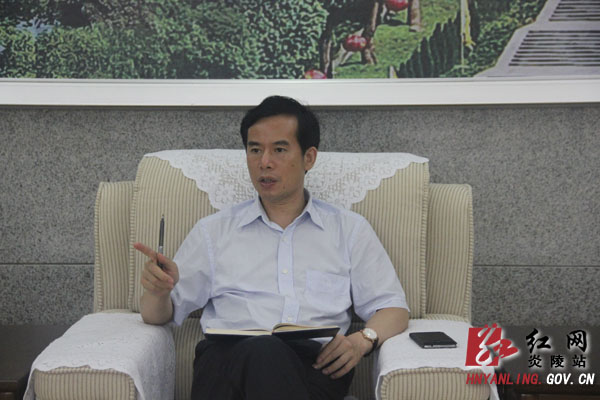 刘正平视察铁路运营前火车站准备工作情况