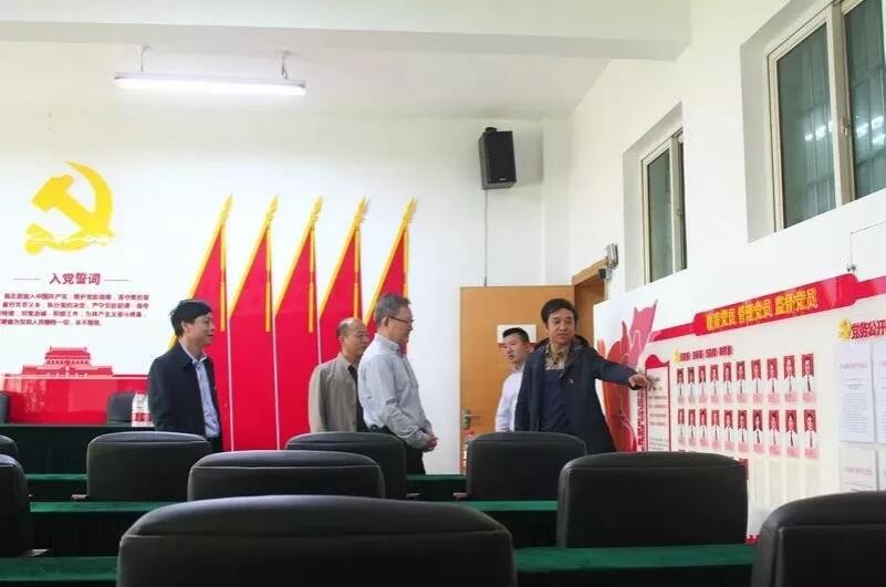 “不忘初心、牢记使命”主题教育省委指导组组长朱建纲一行前往市南方中学、市四中检查指导工作