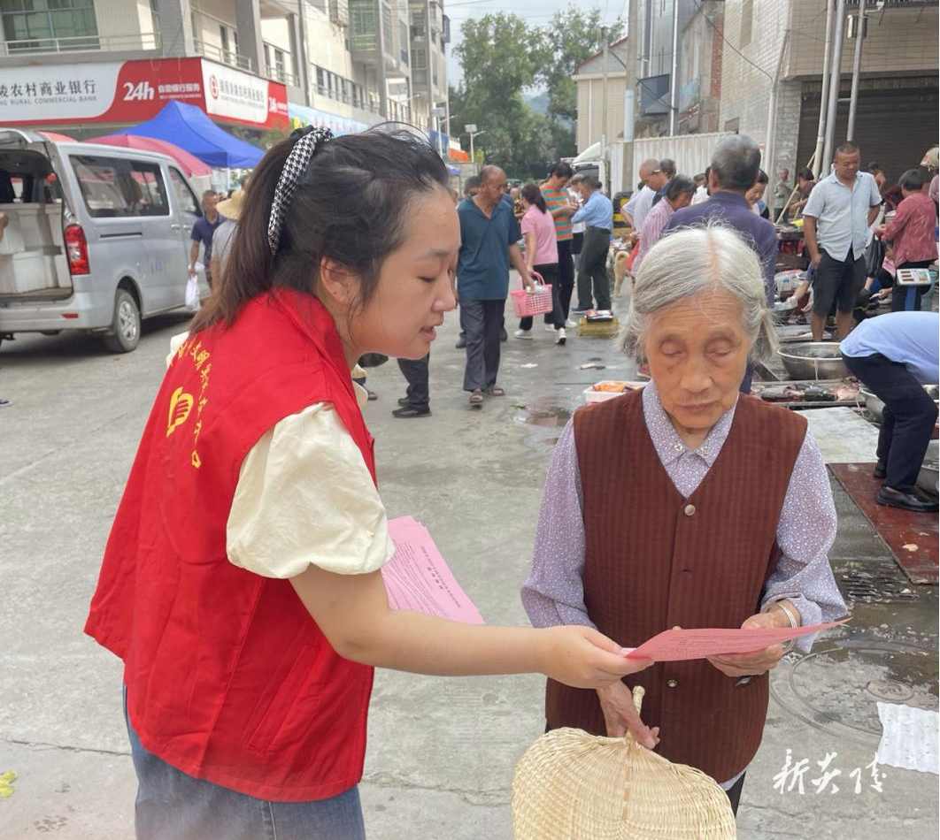 水口镇开展民族团结进步宣传月活动