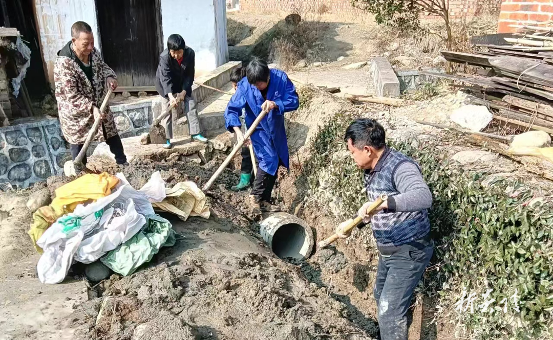 十都镇：义务维修道路涵管帮到“心坎”上