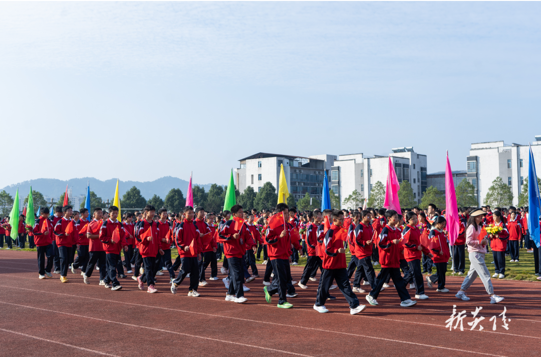 炎陵中学举行2024年炎帝文化体艺科技节开幕式