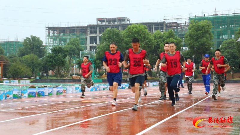 以赛促练砺精兵 茶陵举办消防技能比武