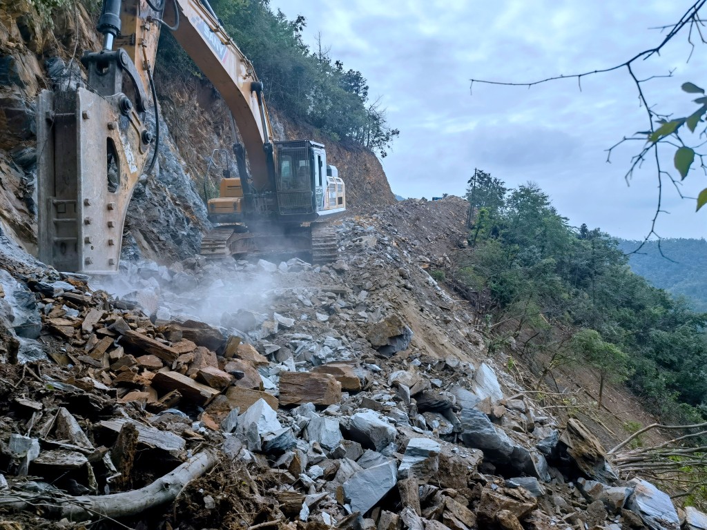 株洲交通事务中心等单位帮助沩山镇泉水村修通4.5公里出村公路