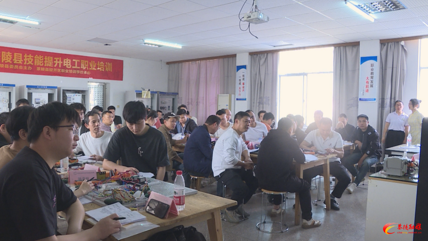 茶陵："零成本"学技能 公益培训铺设青年就业新路径