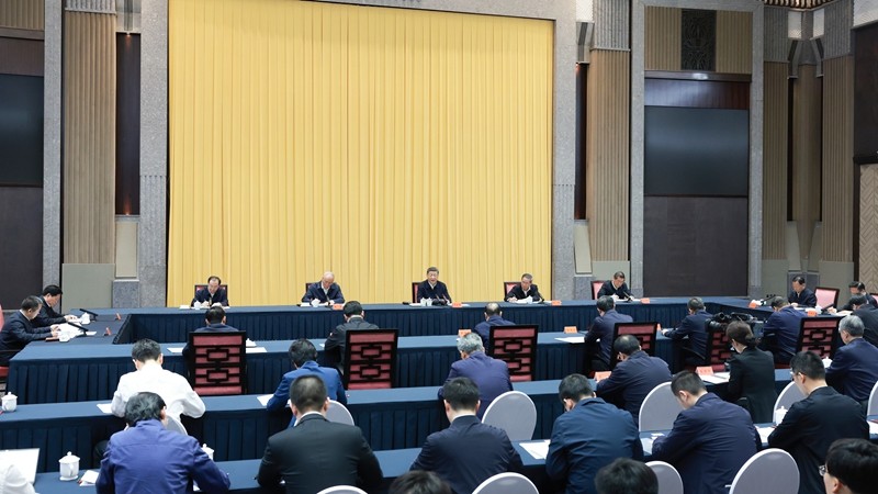 习近平主持召开部分省区市“十五五”时期经济社会发展座谈会强调：适应形势变化 把握战略重点 科学谋划“十五五”时期经济社会发展