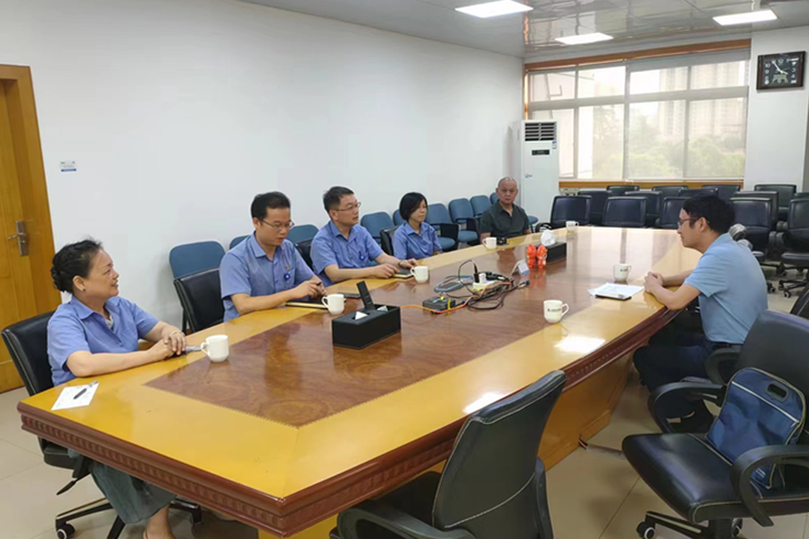 市国资委“七一”前夕走访慰问国资系统生活困难党员、老党员