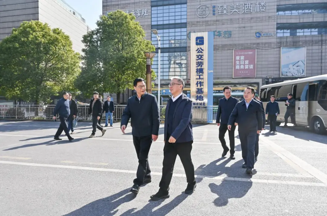 市领导走访慰问市公交集团一线职工