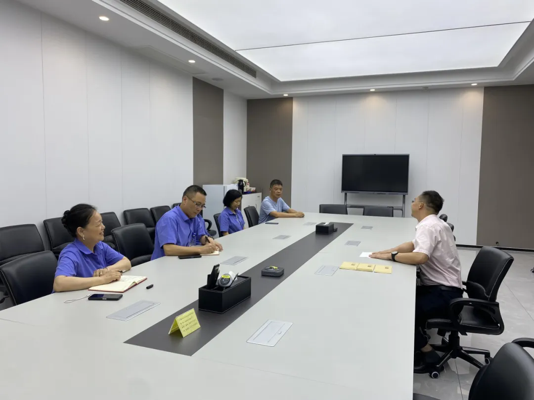 市国资委“七一”前夕走访慰问生活困难党员