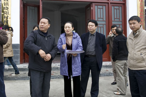 李晖视察沔渡镇晓阳村村级组织活动中心建设