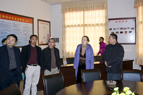 李晖视察沔渡镇晓阳村村级组织活动中心建设