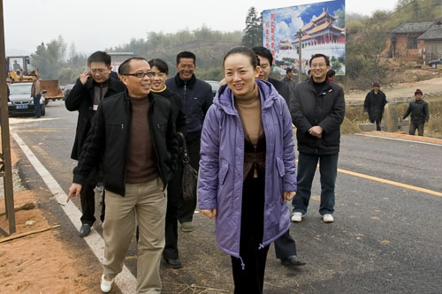 李晖视察沔渡镇晓阳村村级组织活动中心建设