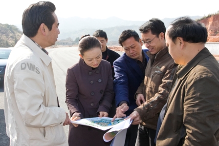 李晖书记视察炎陵县城镇建设（图片新闻）