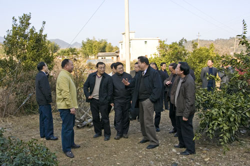 省委组织部副部长郭树人在炎陵视察、慰问