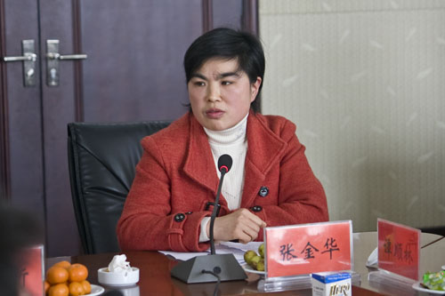 县委、县政府召开党外代表人士座谈会