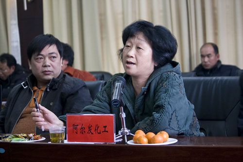 县委、县政府召开企业负责人座谈会