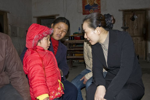 李晖书记看望慰问敬老院老人和特困户