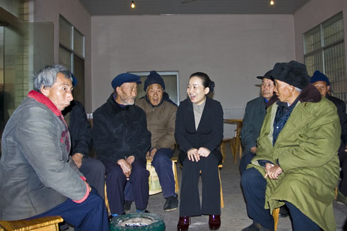 李晖书记看望慰问敬老院老人和特困户