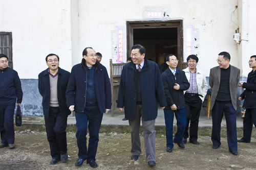 省委组织部副部长郭树人在炎陵视察、慰问