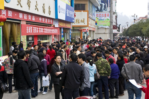 炎陵县成功举办“送政策、送信息、送岗位、送服务”春风行动公益活动