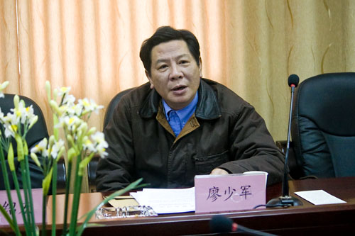 县司法局对全县“应对金融风险，促进‘进位争先’”专项法律服务活动进行动员部署