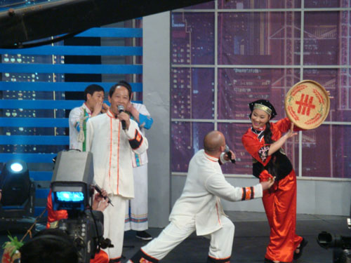 三节布龙、客家山歌走进《越策越开心》，客家风情感染三湘观众