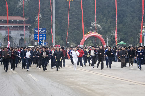 炎陵县积极开展群众文化体育活动，树社会“新风”